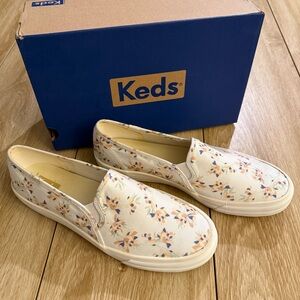 Keds Women’s White Floral Slip-On Sneakers Size 9